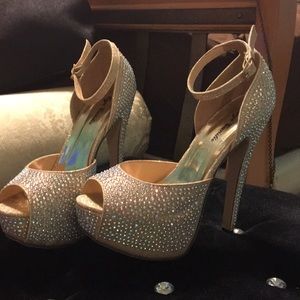 Sparkly gold heels ON HOLD